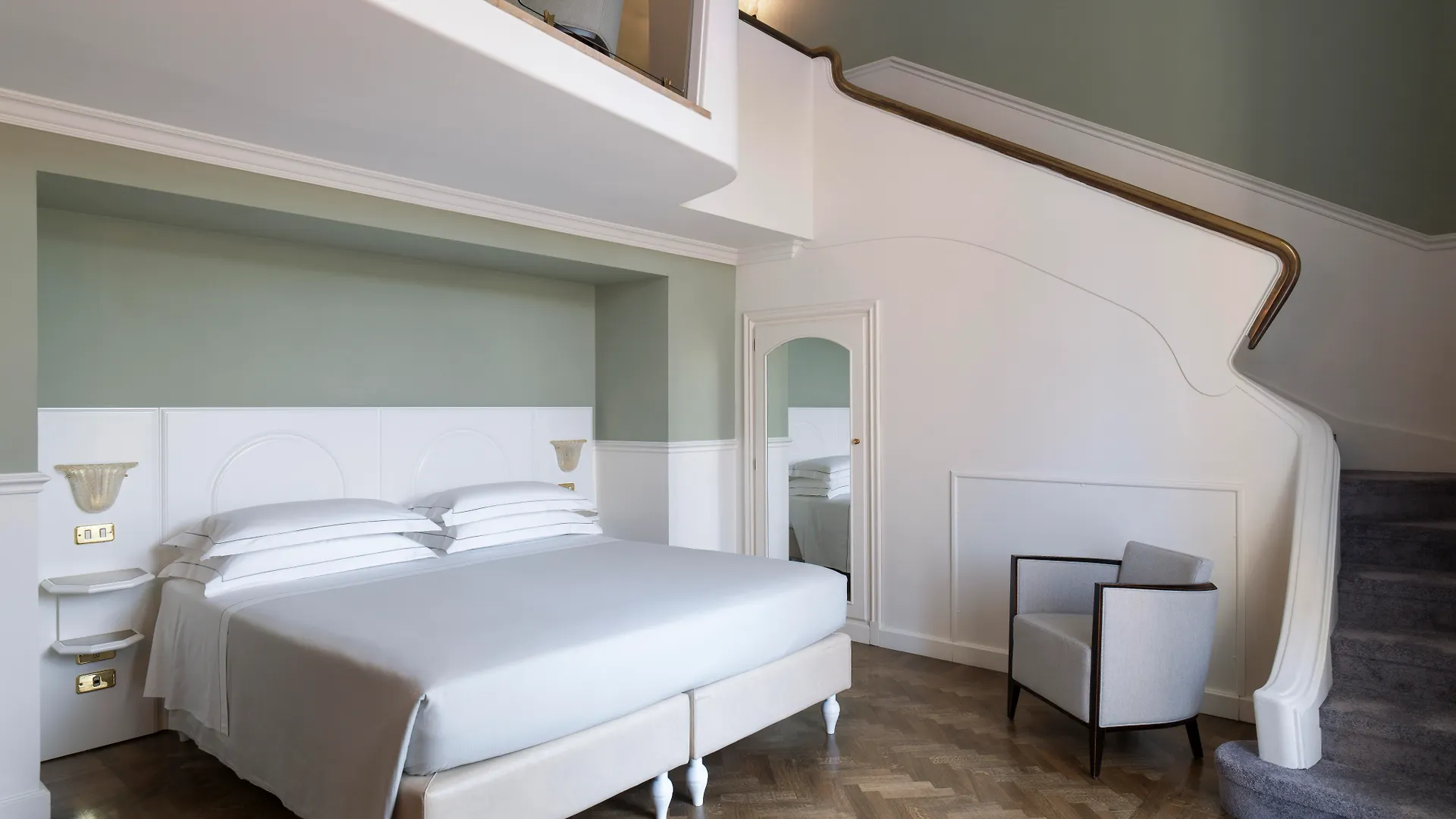 ****  Plaza Hotel Lucchesi Florence Italy