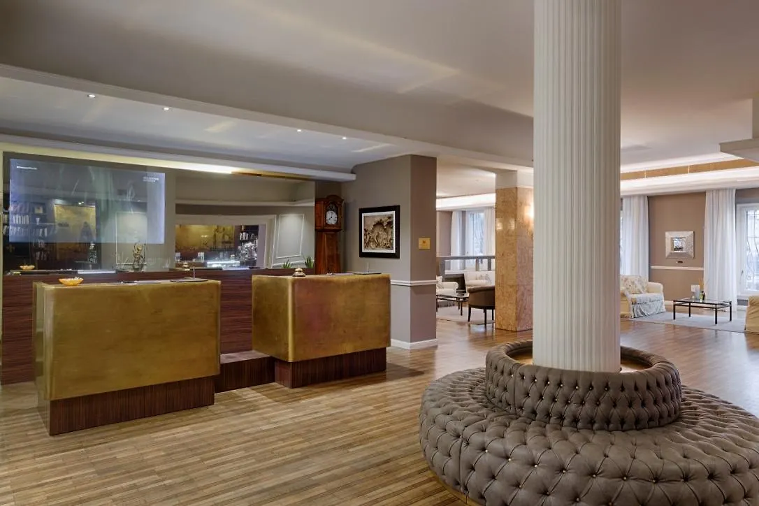 Plaza Hotel Lucchesi Florence Italy