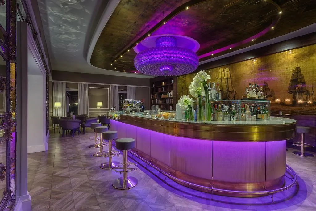 Plaza Hotel Lucchesi Florence