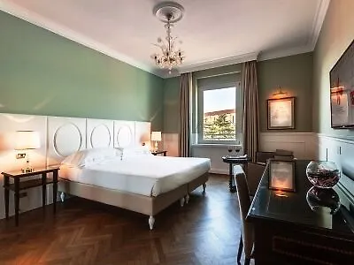 Plaza Hotel Lucchesi Florence