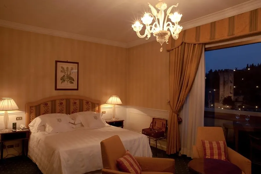 Plaza Hotel Lucchesi Florence