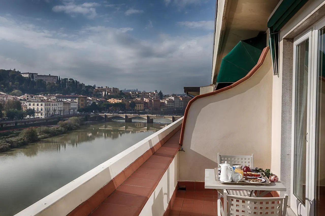 Plaza Hotel Lucchesi Florence