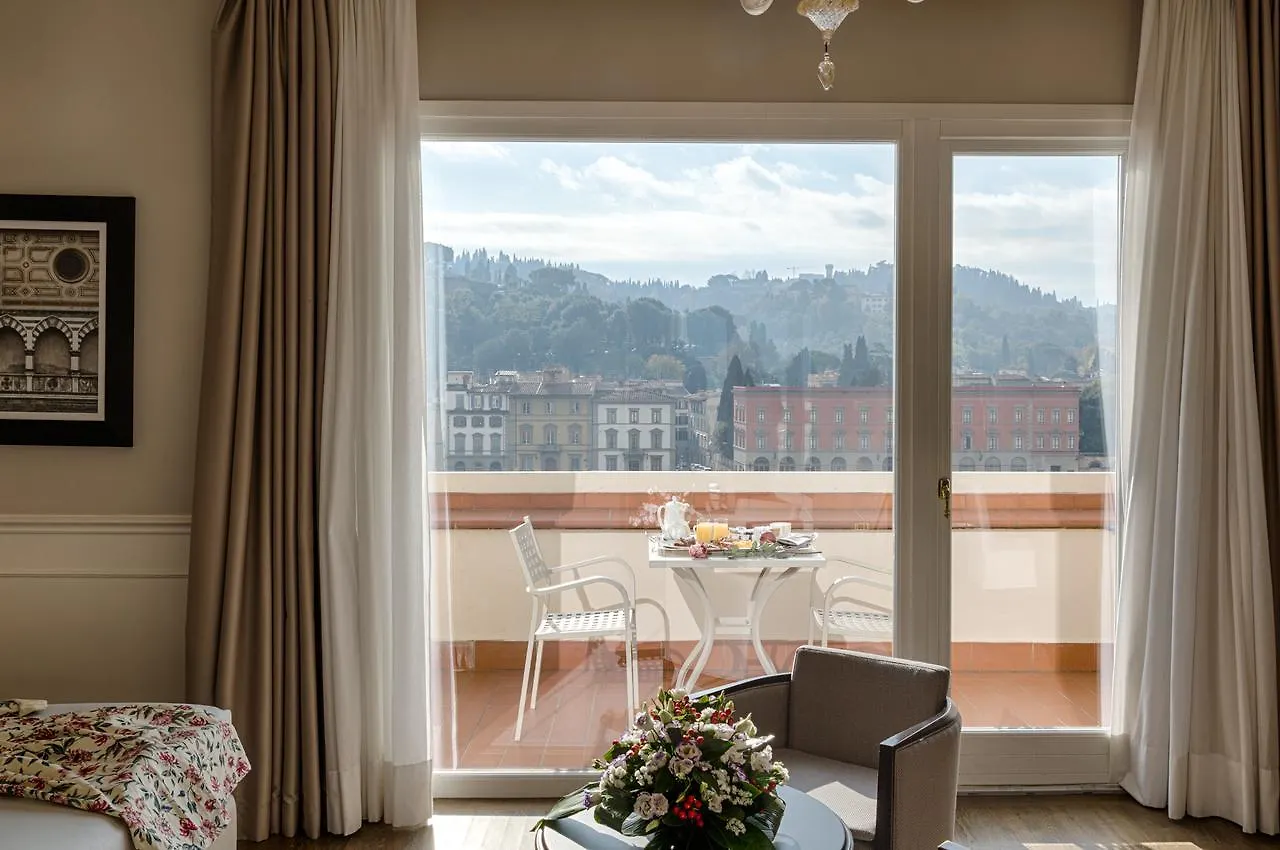 Plaza Hotel Lucchesi Florence