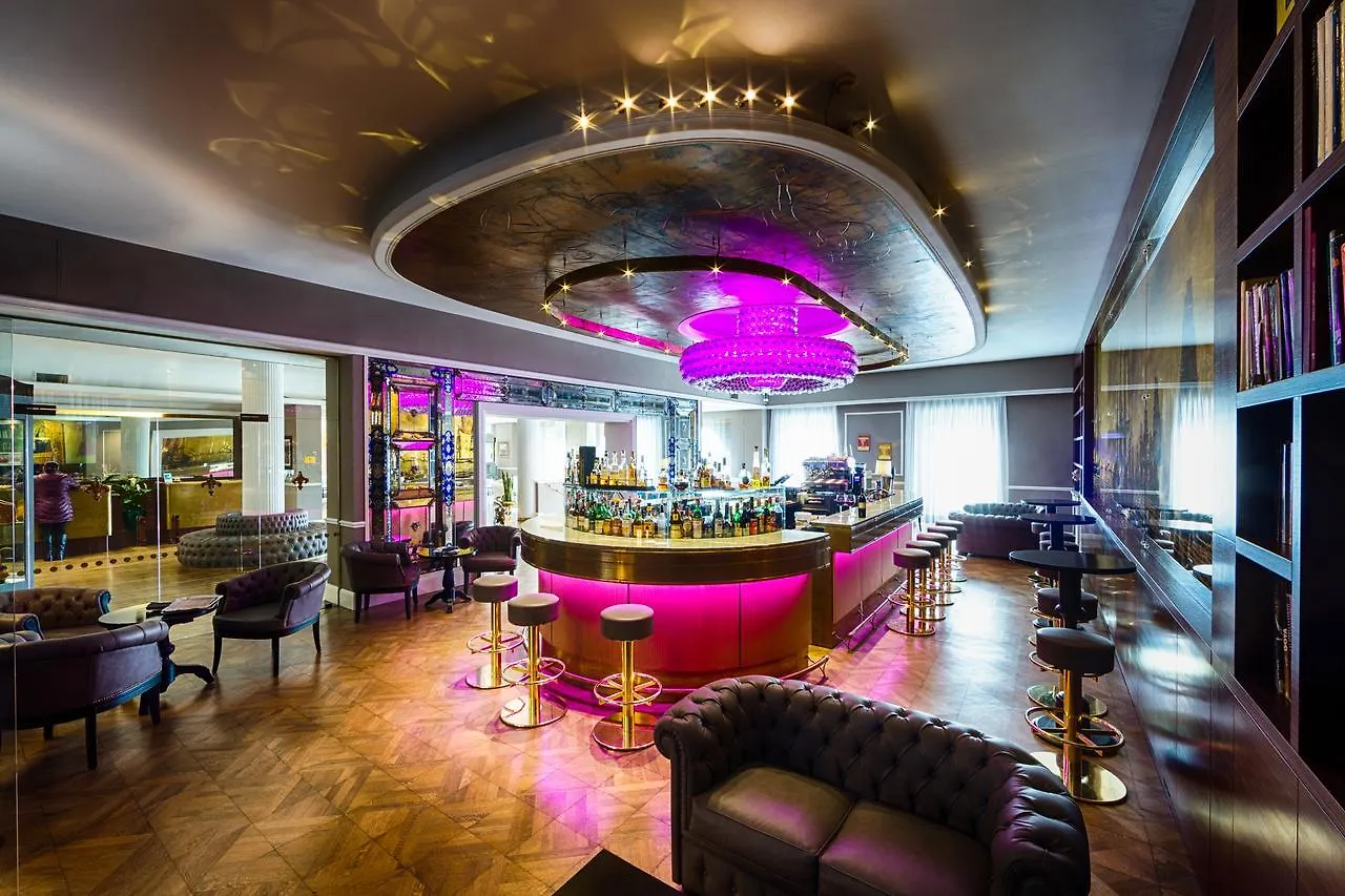 ****  פירנצה Plaza Hotel Lucchesi איטליה