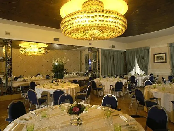 Plaza Hotel Lucchesi Florence