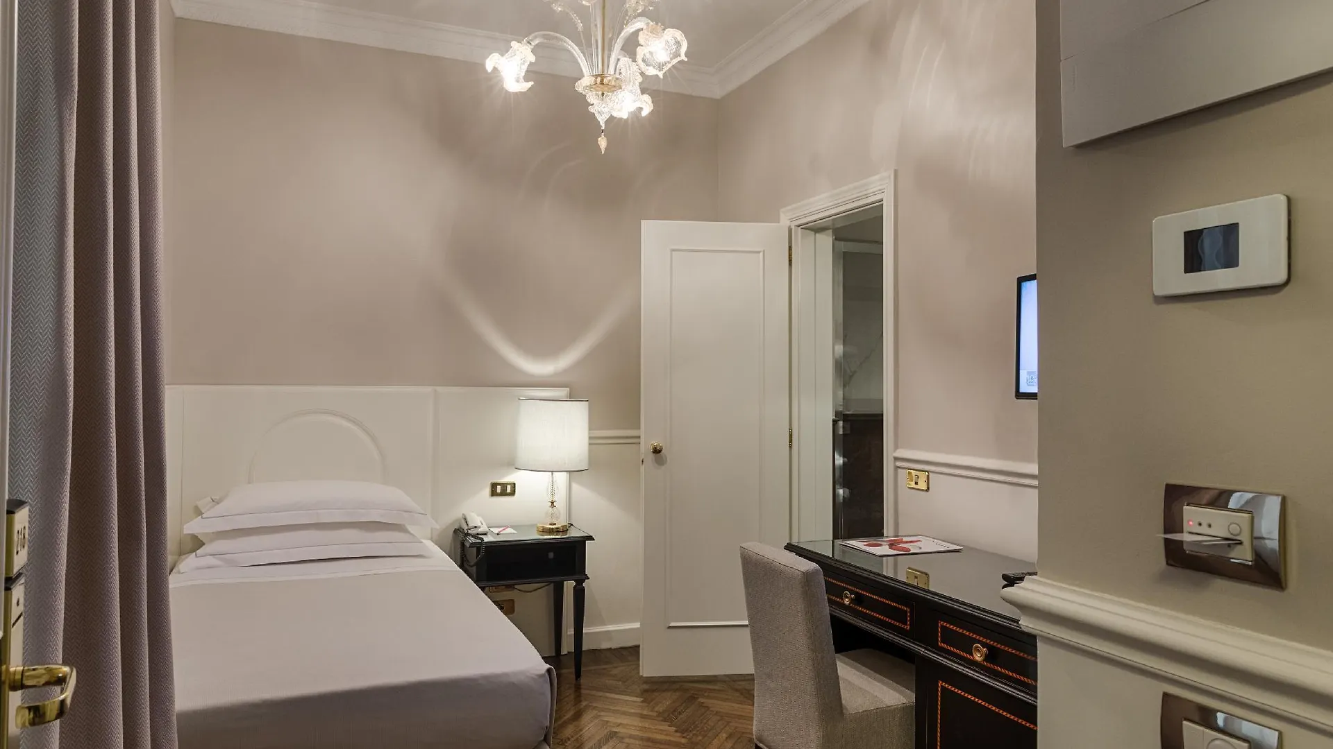 Plaza Hotel Lucchesi Florence 4*,
